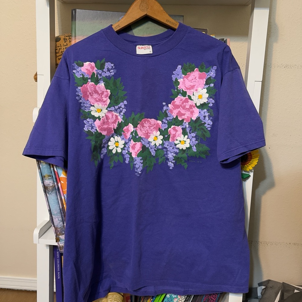 Women’s Purple vintage floral embroidered t-shirt clothing size XL